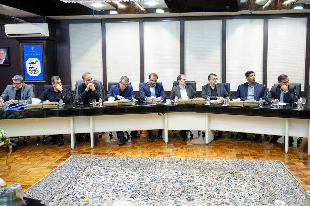 IMG 20260811 224055 - وزیر صمت در نشست شورای معاونین تأکید کرد؛ صادرات، محور ثبات اقتصادی و اولویت نخست سیاست&zwnj;های تجاری کشور