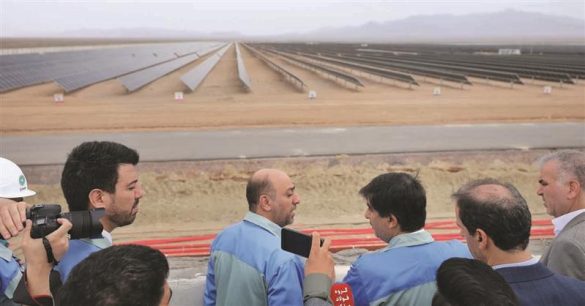 02 8 585x306 - احداث بزرگ‌ترین نیروگاه خورشیدی کشور؛ گام بلند فولاد مبارکه برای تحقق فولاد سبز و پایداری انرژی
