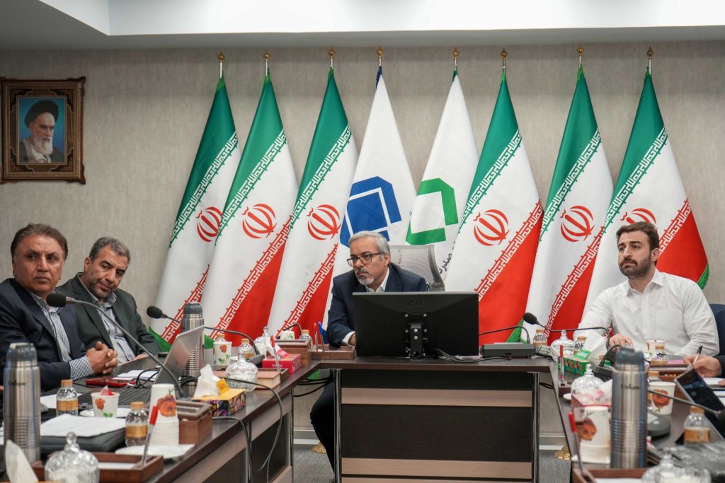 02 scaled 1 1024x683 - جریان تحول، سودآوری و نوآوری در لعابیران؛ تحقق پرداخت ۹۰ درصد سود، جهش تولید سیلیکات سدیم و حرکت به سوی فناوری‌محوری در ارزیابی عملکرد ۱۴۰۳