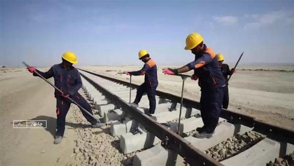 03 3 585x331 - ریل‌گذاری توسعه ملی؛ خط آهن چابهار–زاهدان با مشارکت ذوب‌ آهن و سپاه به گام پایانی نزدیک شد