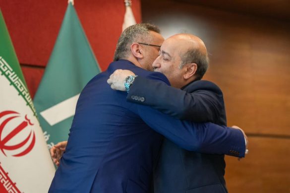 03 5 585x389 - نجفی سکان‌دار مبین انرژی شد: برای منافع مبین خواهم جنگید