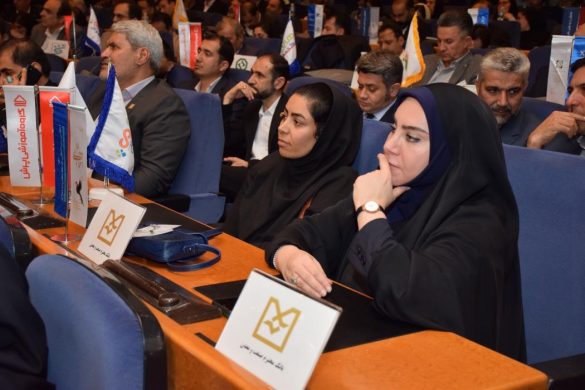05 8 585x390 - درخشش بانک صنعت و معدن با کسب 3 نشان افتخار صادراتی