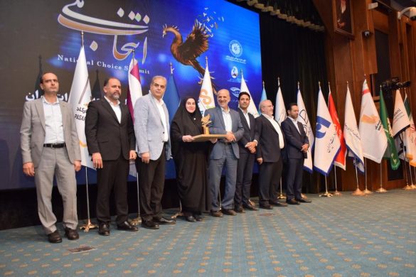 07 4 585x390 - درخشش بانک صنعت و معدن با کسب 3 نشان افتخار صادراتی